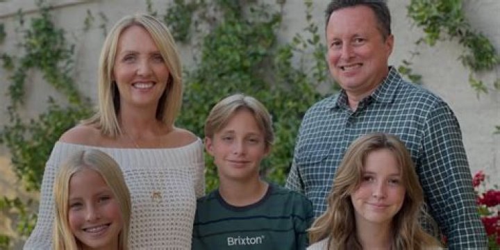 Discovering Neil Flynn's Wife And Their Enduring Bond