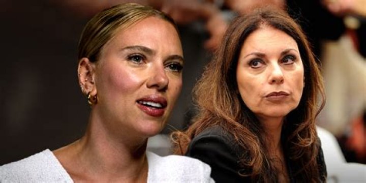 Fenan Sloan: Facts About Scarlett Johansson's Sister