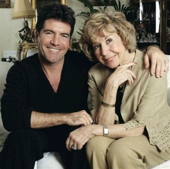 Lindsay Elizabeth Cowell: Facts About Simon Cowell's Sister