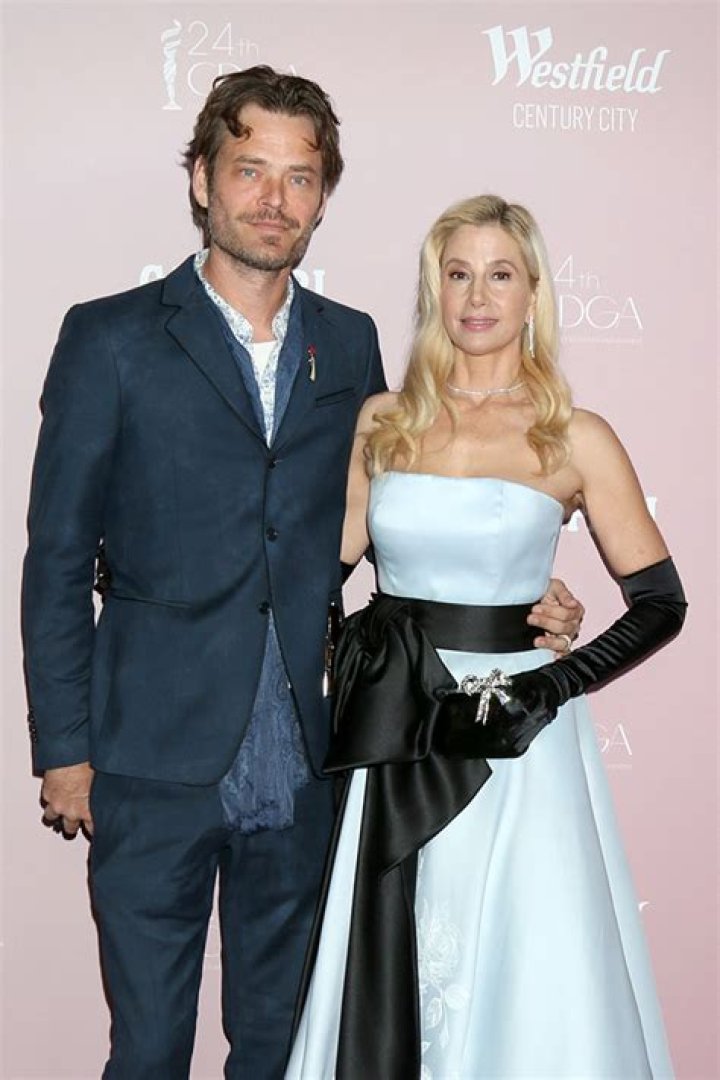 Mira Sorvino: Age, Height, Weight, Husband, Background, Career, Net Worth