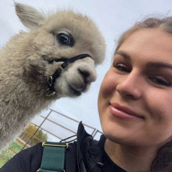 Sierra Oakley - Find the details on Sierra's Age, Bio, Net Worth, Husband, Married, and Wedding