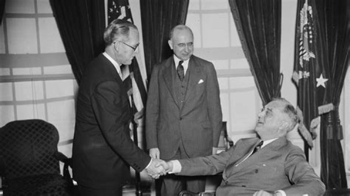 Unveiling The Enigma: Peter Strauss